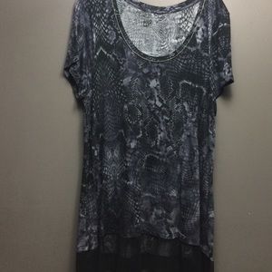 Gray snake shirt